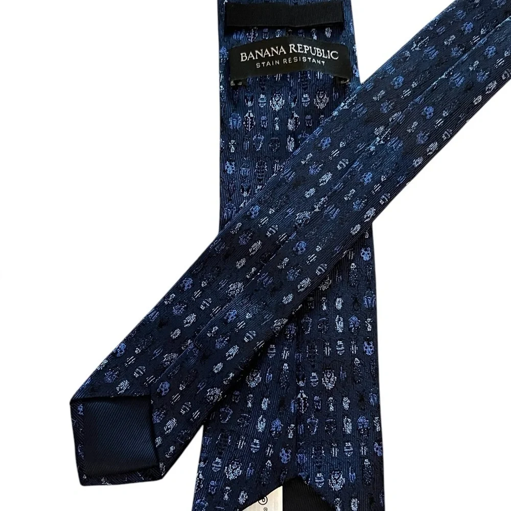 Banana Republic 3.0” Dark Blue Twill Mask & Headpieces Pattern Silk Tie